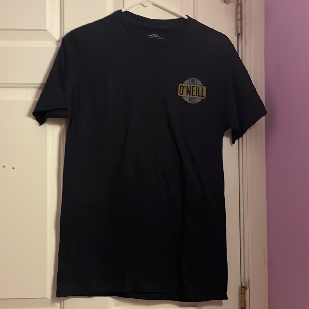 Tag still on O’Neill shirt